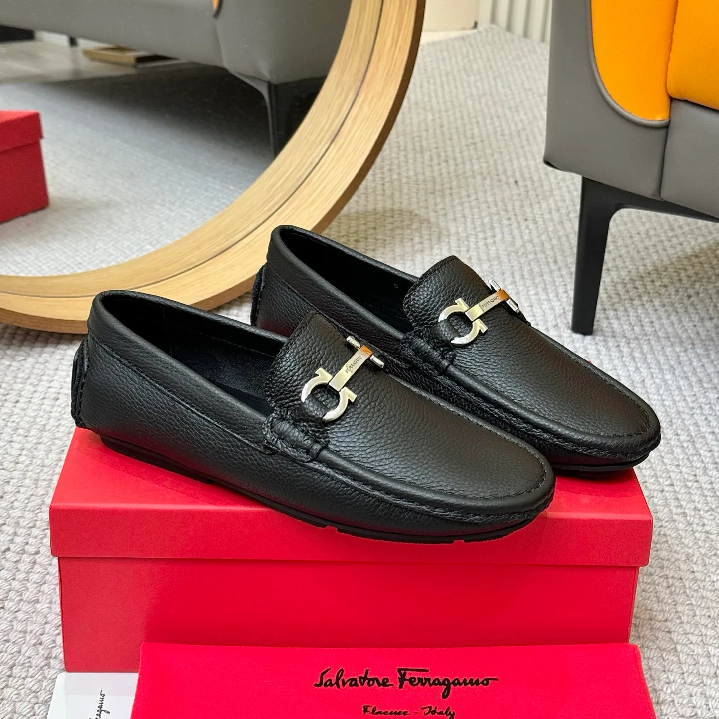 Men's men's shoes 💰420 (Yangli) Ferragamo 〰Ferragamo 2⃣️0⃣️2⃣️5️⃣ New series 👊🏻 Upper 🇮🇹 Italian imported calfskin, original outsole molding. Water-dyed sheepskin lining. The identity of every successful man is set off, and the upper and lower shoes are elegant and stable🚶🏻🚶🏻The high-end custom counter original replica is an eternal classic🔍️Number of codes: 38-46 with counter packaging